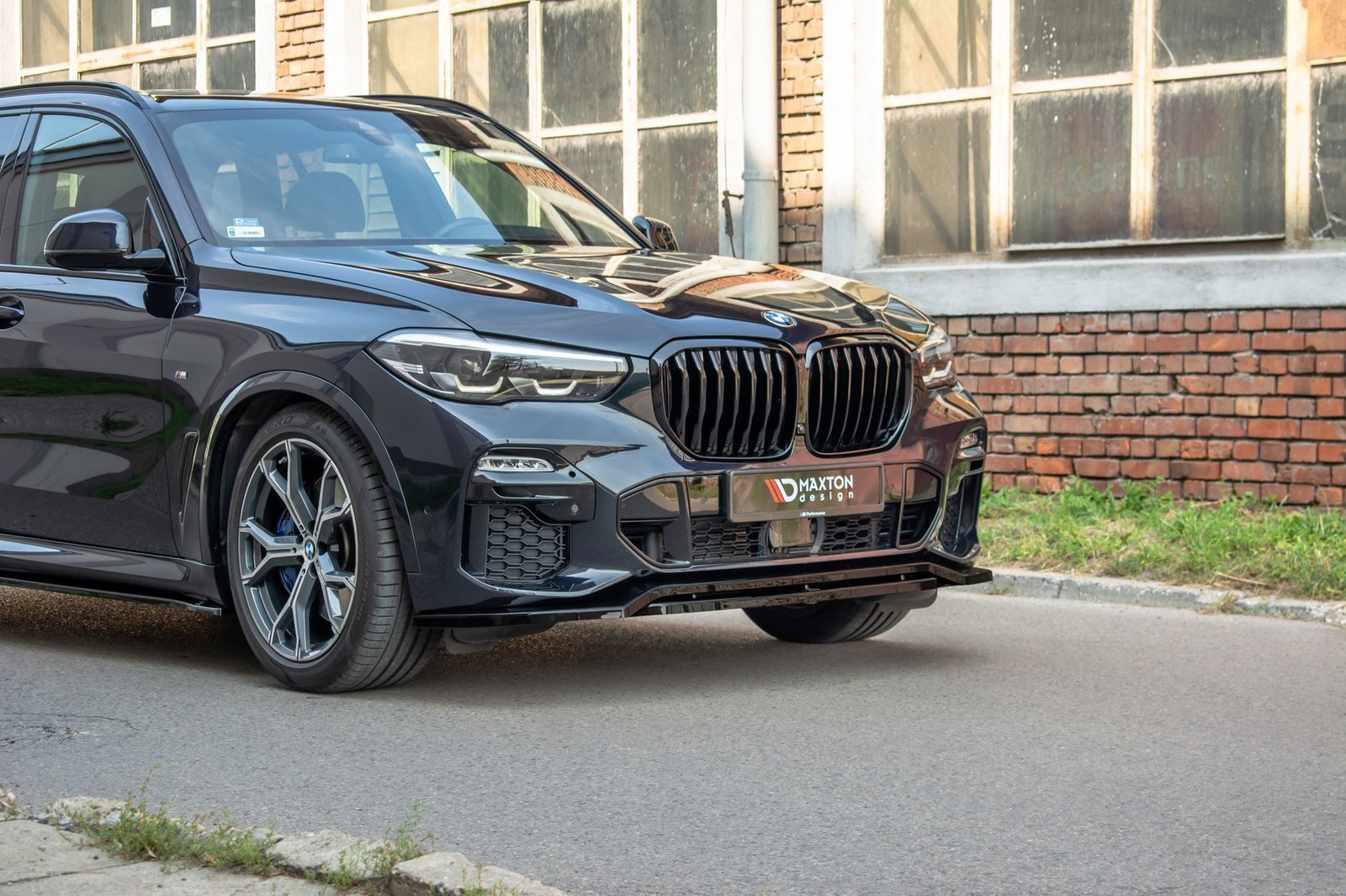Пока х 5 про купить. BMW x5 g05 черный карбон. BMW x5 g05 Performance. BMW x5 IV (g05). БМВ х5 g05 m пакет.