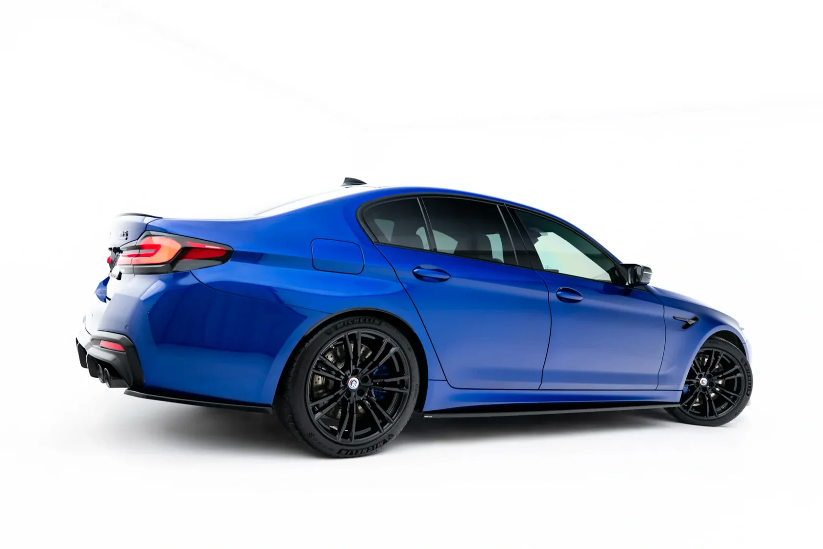 pol_pl_Dokladki-Progow-V-1-BMW-M5-F90-Facelift-23869_6