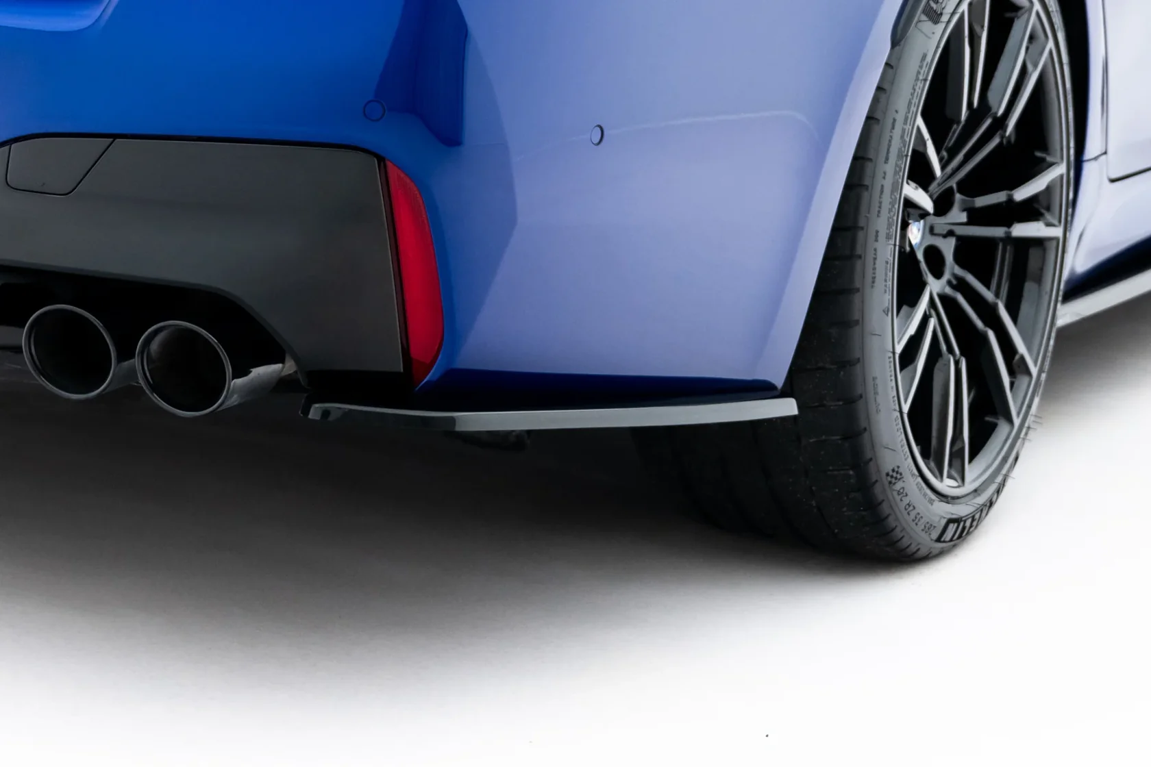 pol_pl_Splittery-Tylne-Boczne-V-1-BMW-M5-F90-Facelift-23871_4