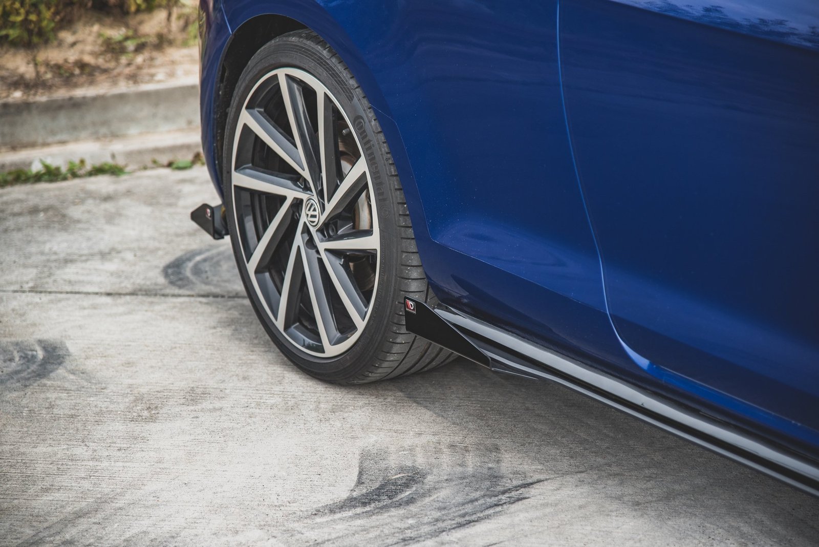 eng_pl_Racing-Durability-Side-Skirts-Diffusers-Flaps-VW-Golf-7-R-Facelift-10993_5