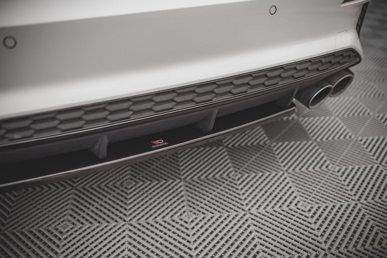 eng_pl_Central-Rear-Splitter-for-Audi-S3-8Y-13338_4