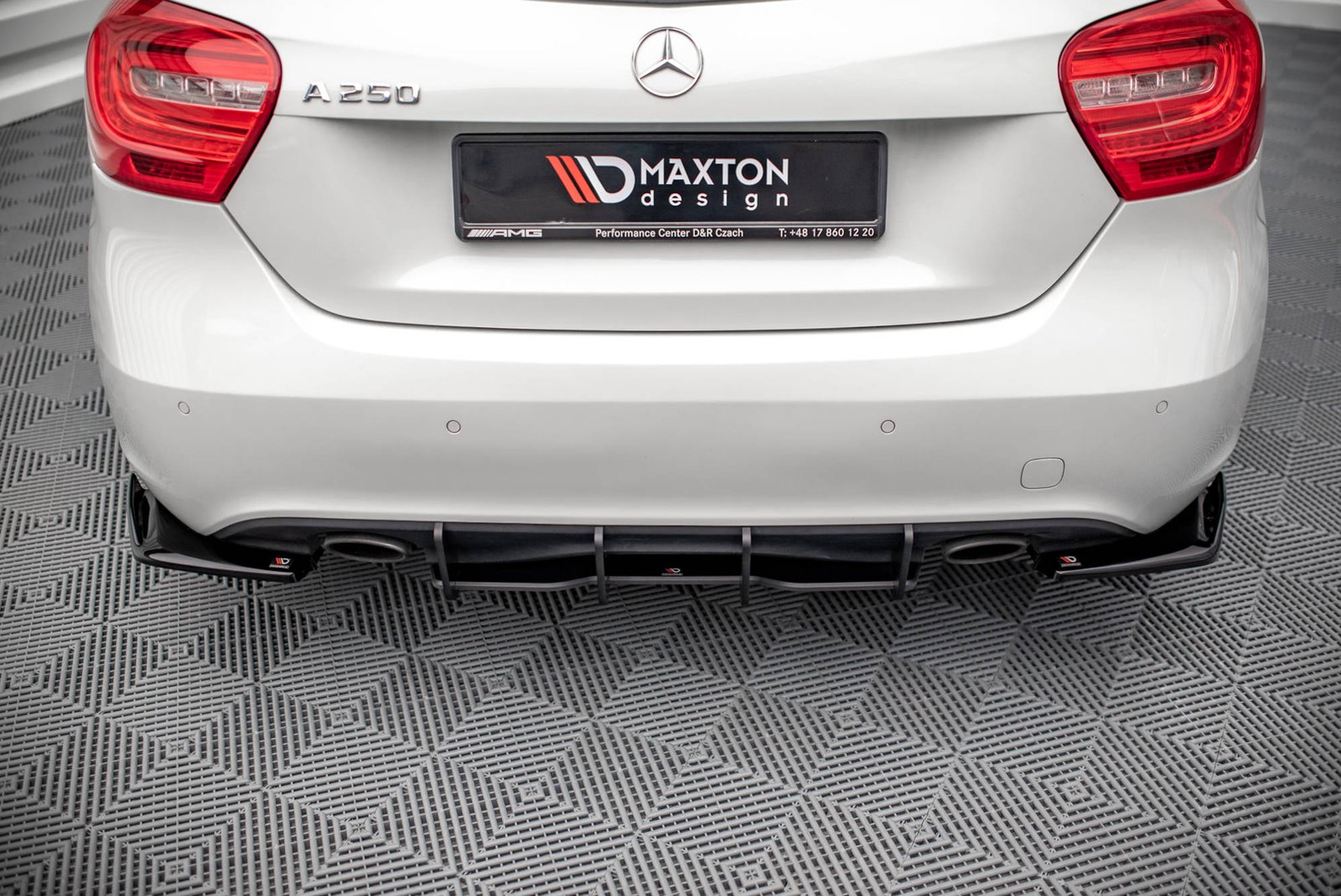 eng_pl_Street-Pro-Rear-Diffuser-Mercedes-Benz-A-W176-14158_1