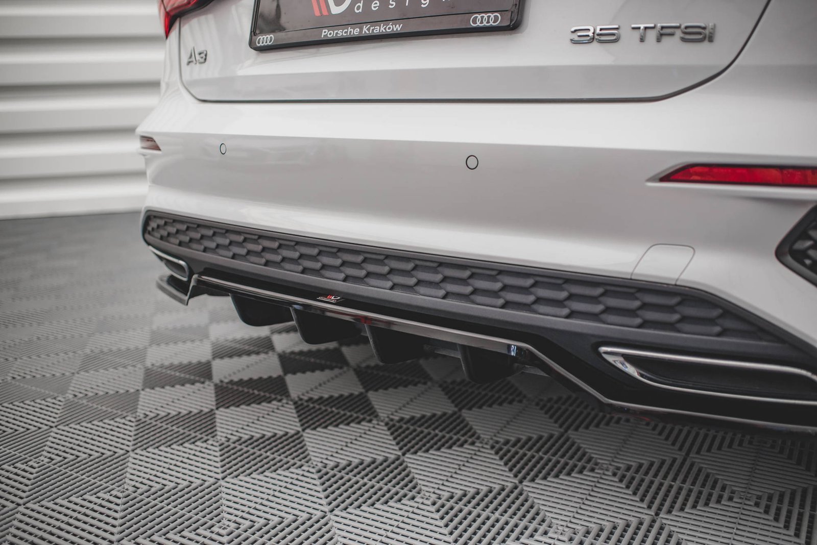 eng_pl_Central-Rear-Splitter-with-vertical-bars-Audi-A3-S-Line-Sportback-8Y-14874_2