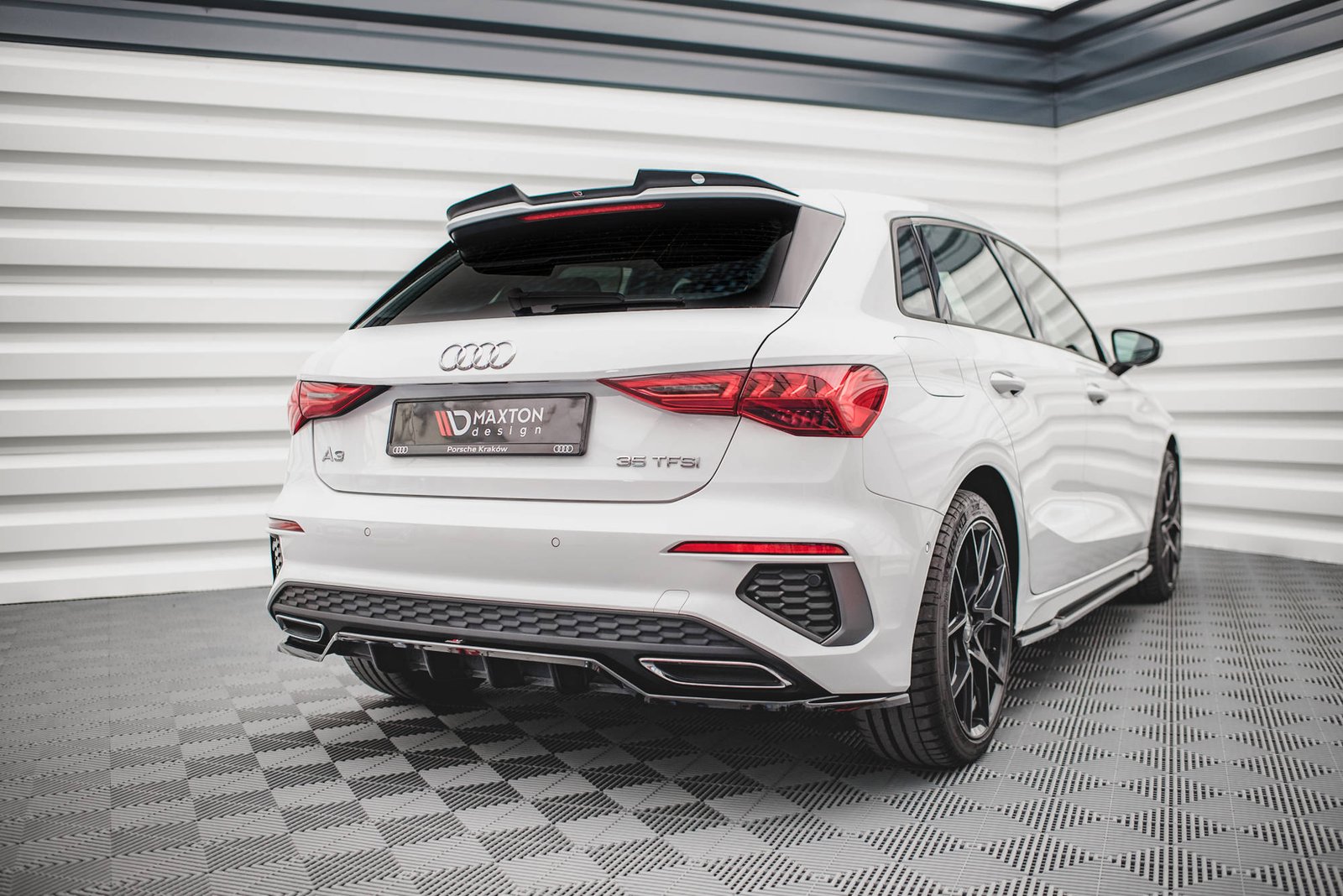 eng_pl_Central-Rear-Splitter-with-vertical-bars-Audi-A3-S-Line-Sportback-8Y-14874_3