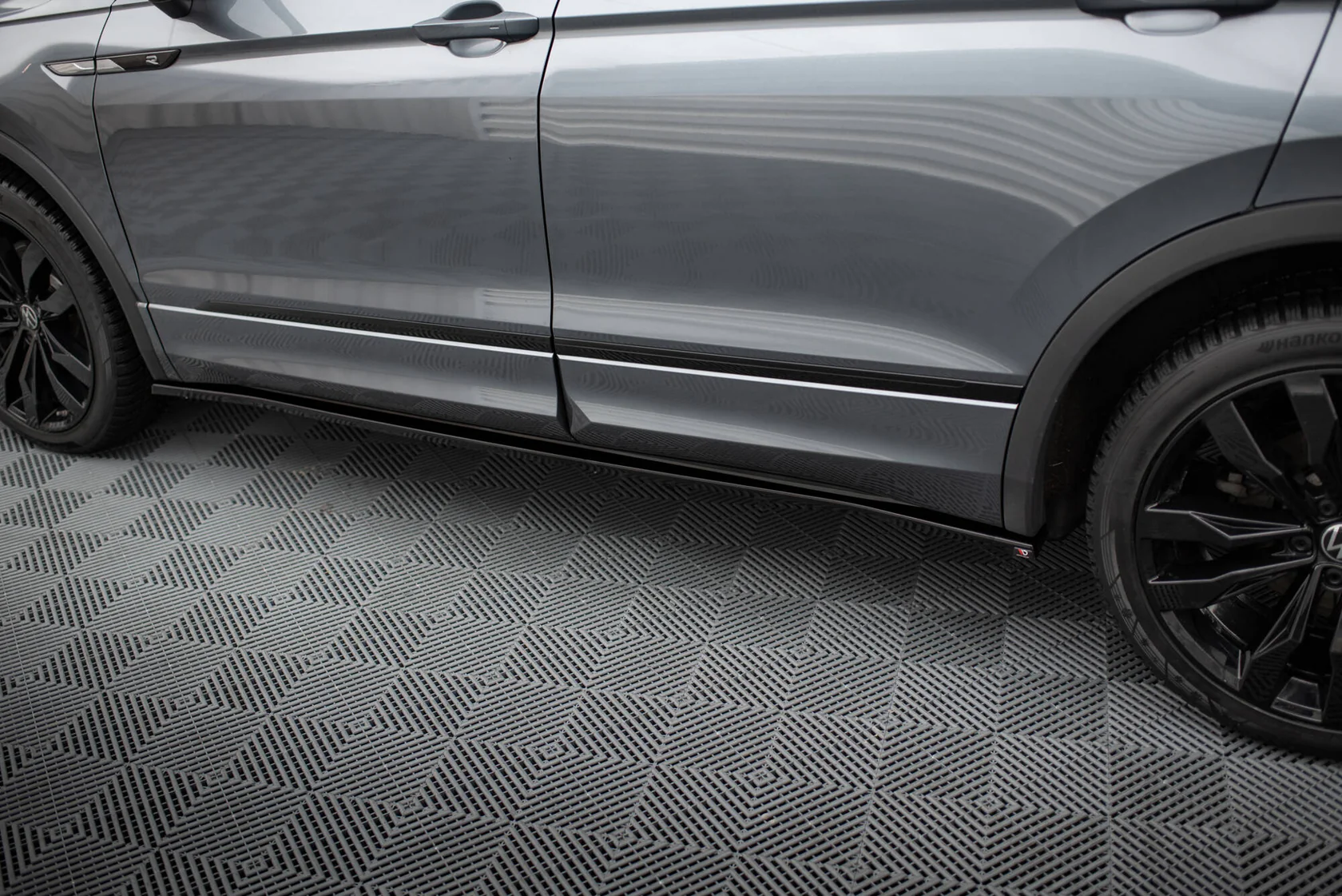 pol_pl_Dokladki-Progow-Volkswagen-Tiguan-Allspace-Mk2-15667_6