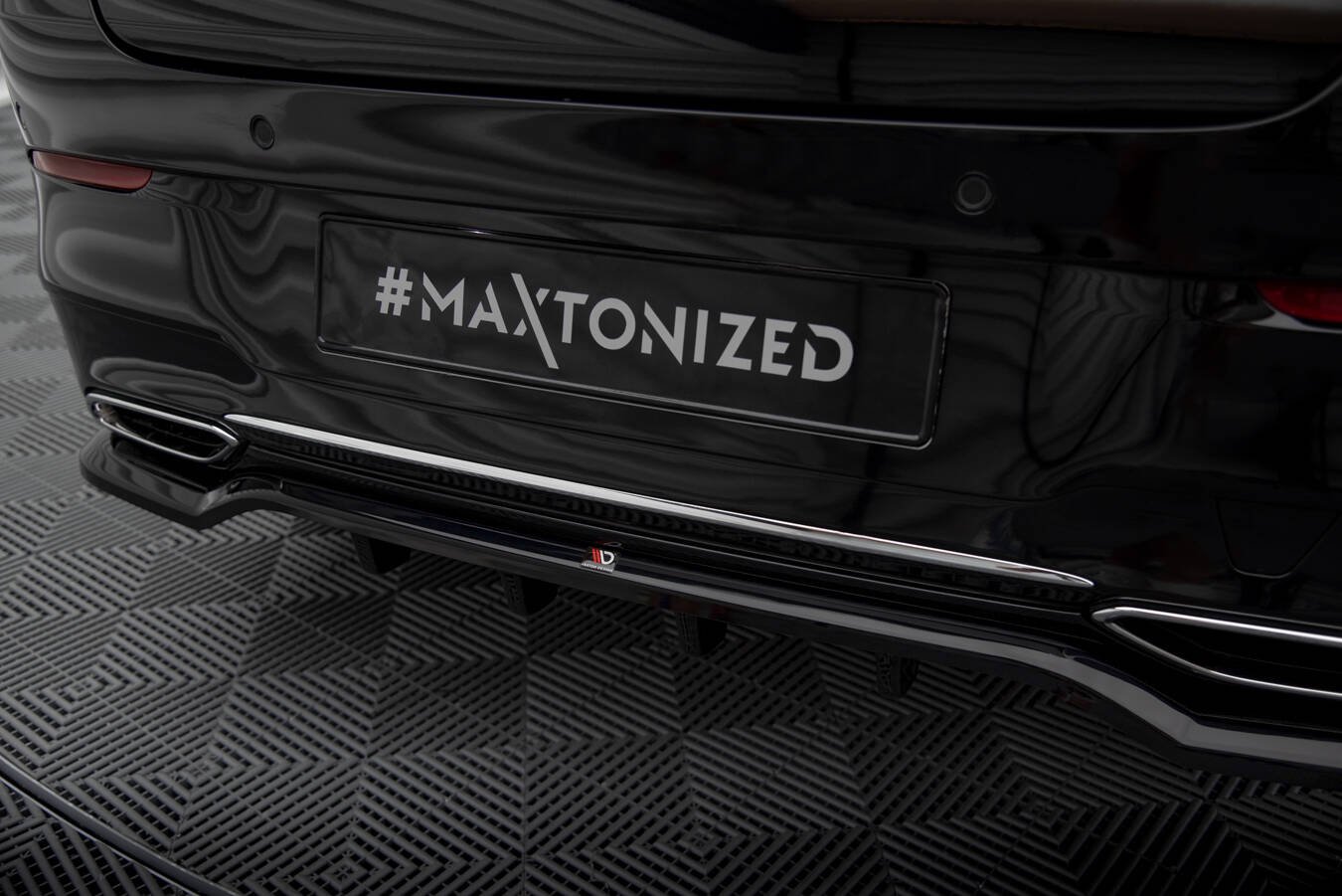 eng_pl_Central-Rear-Splitter-with-vertical-bars-Mercedes-Benz-CLA-Coupe-C118-19358_5