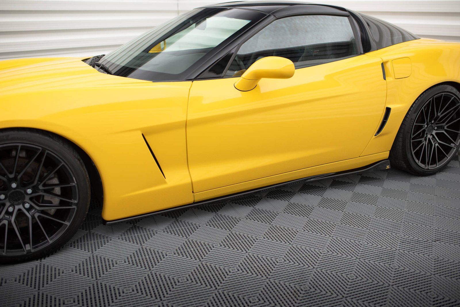 eng_pl_Side-Skirts-Diffusers-Chevrolet-Corvette-C6-19205_5