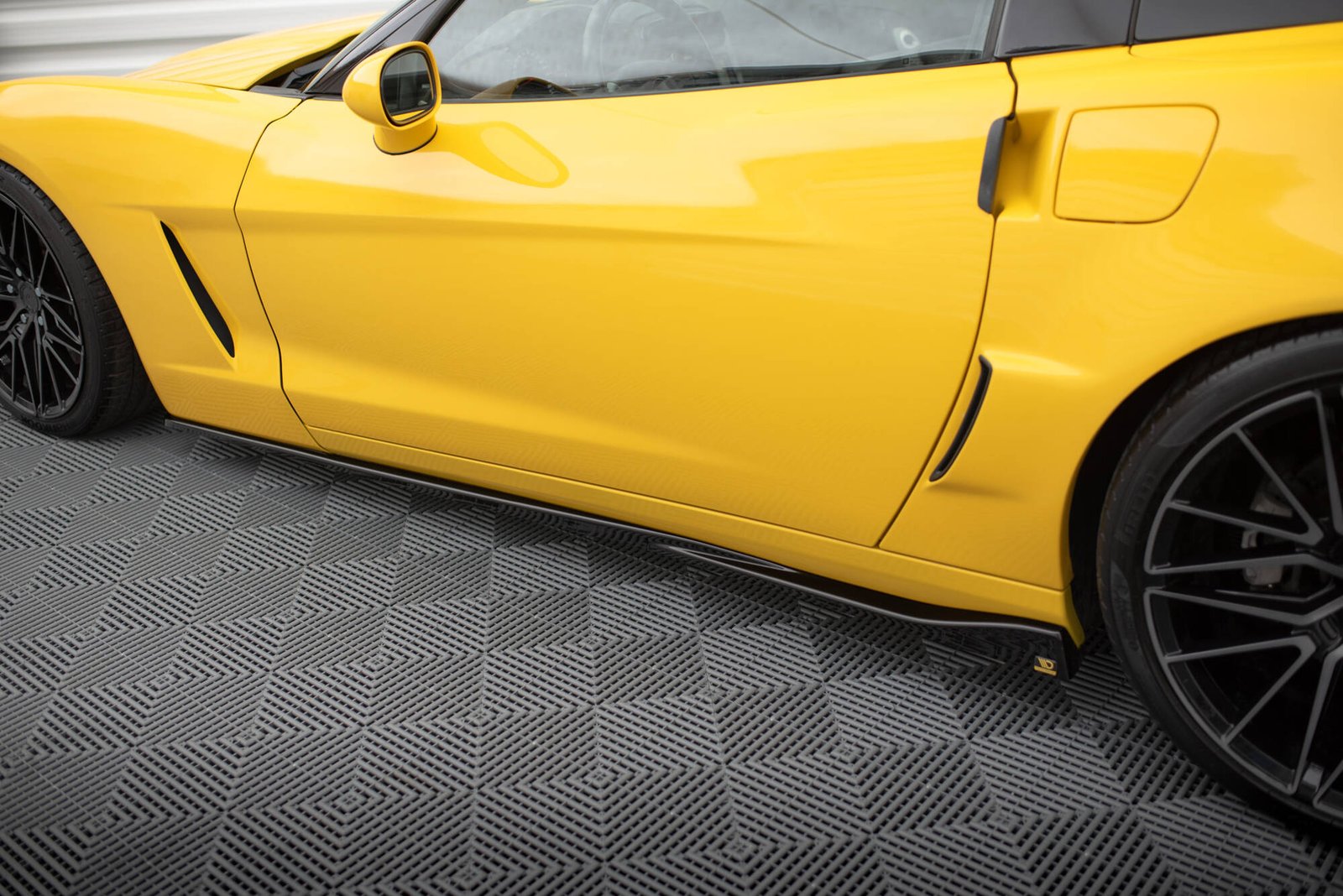 eng_pl_Side-Skirts-Diffusers-Chevrolet-Corvette-C6-19205_6