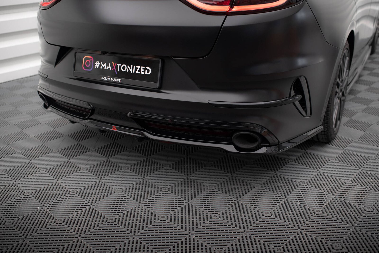 eng_pl_Central-Rear-Splitter-with-vertical-bars-Kia-Proceed-GT-Mk1-Facelift-20037_4