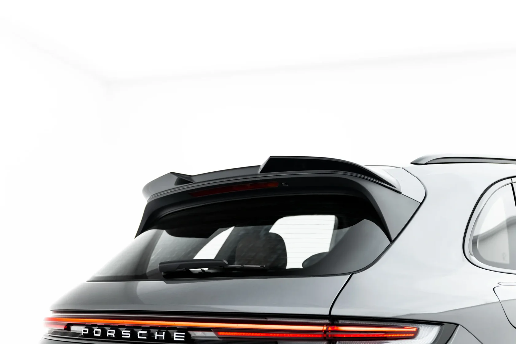 pol_pl_Spoiler-Cap-3D-Porsche-Cayenne-SUV-Mk3-Facelift-23885_1