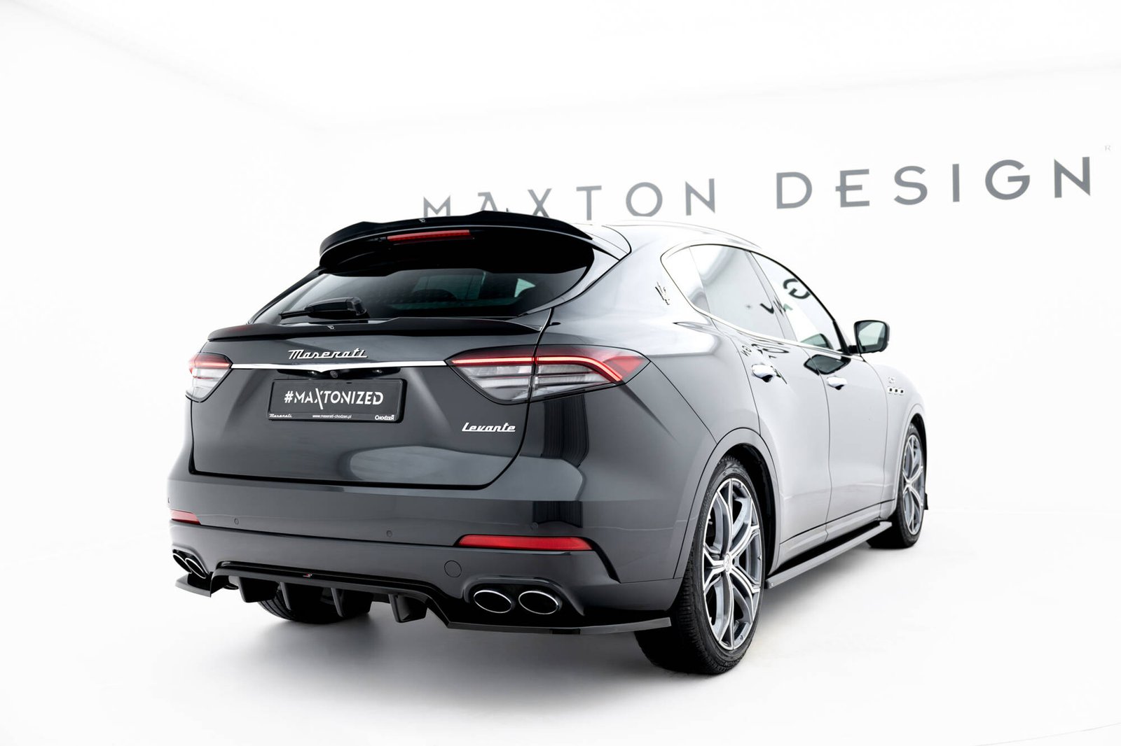 pol_po_Rear-Splitter-with-vertical-bars-Maserati-Levante-GT-Mk1-Facelift-22467_2.jpg