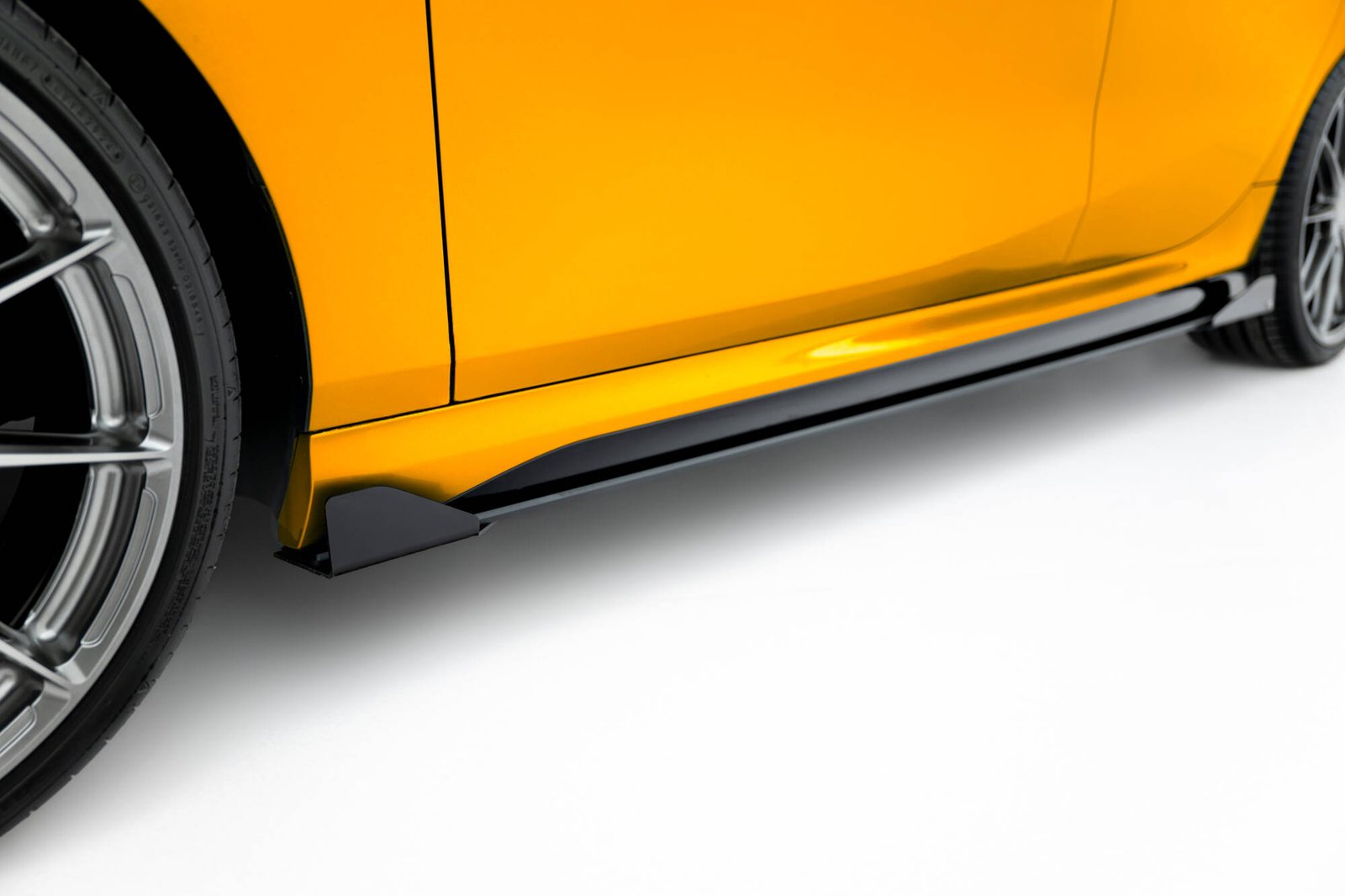 pol_po_Side-Flaps-BMW-1-M-Pack-F70-22513_4.jpg