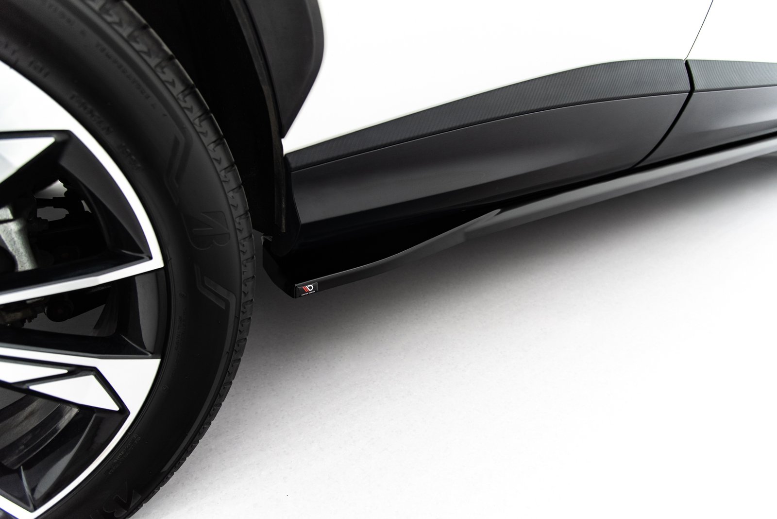 pol_po_Side-Skirts-Diffusers-MG-HS-Mk2-23030_3.jpg