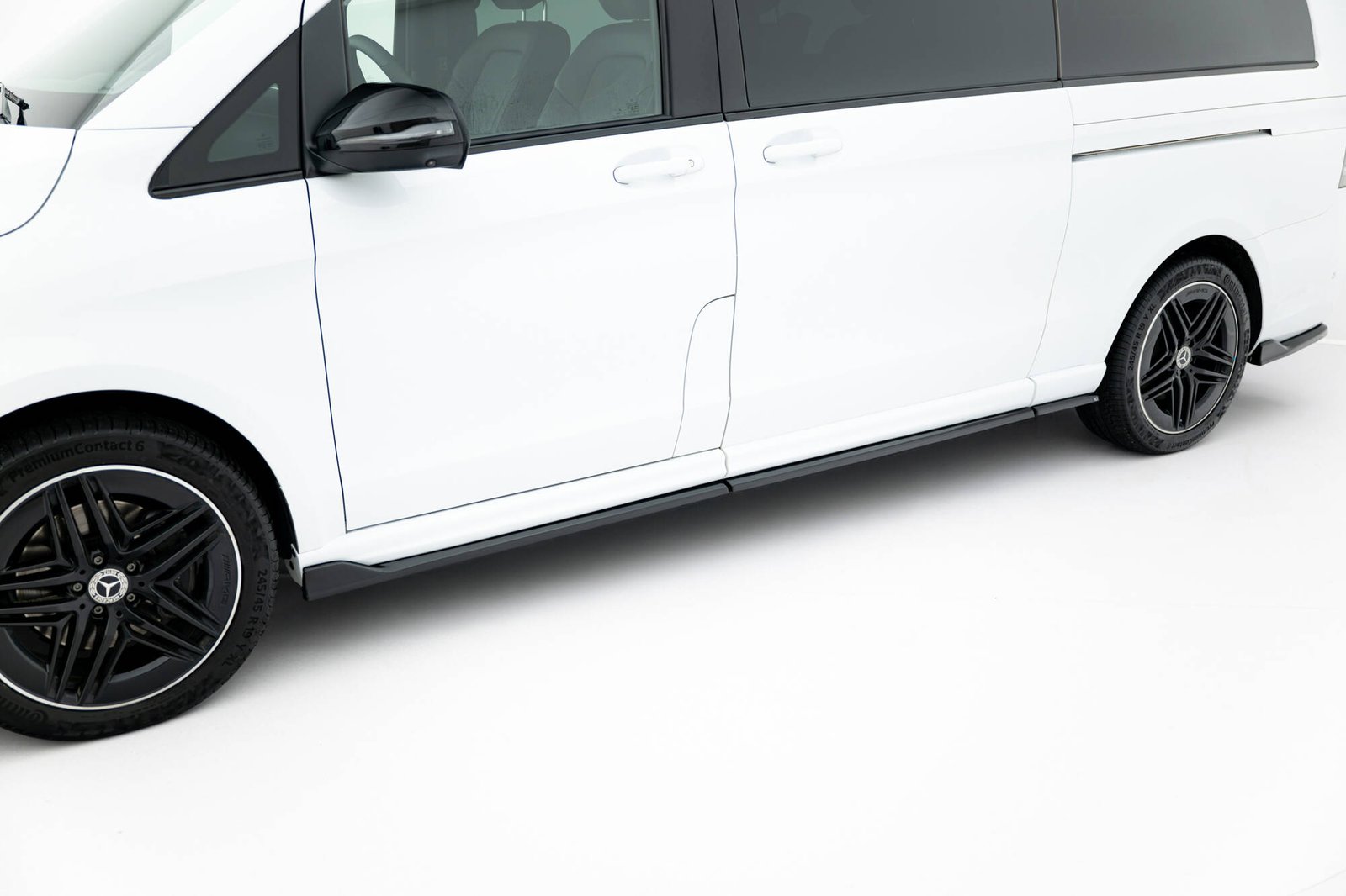 pol_po_Side-Skirts-Diffusers-V-2-Mercedes-Benz-V-Class-Extra-Long-AMG-Line-W447-22566_3.jpg