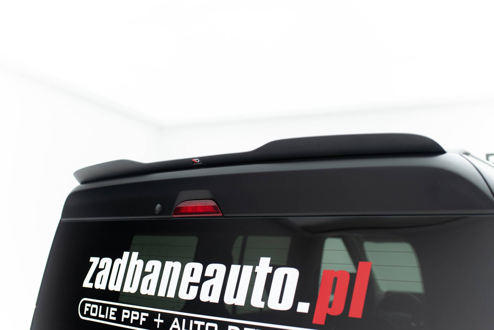 pol_po_Spoiler-Cap-Ford-Tourneo-Courier-Mk2-22572_6.jpg