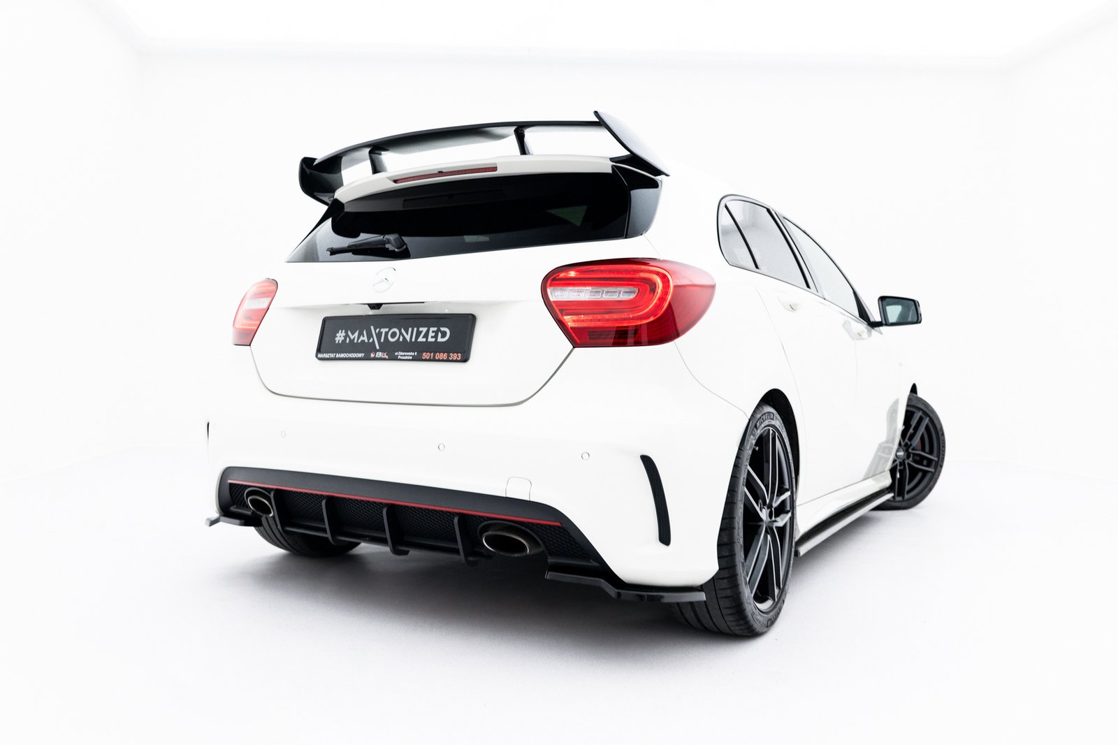 eng_pl_Street-Pro-Rear-Diffuser-Mercedes-Benz-A-AMG-Line-W176-23382_1
