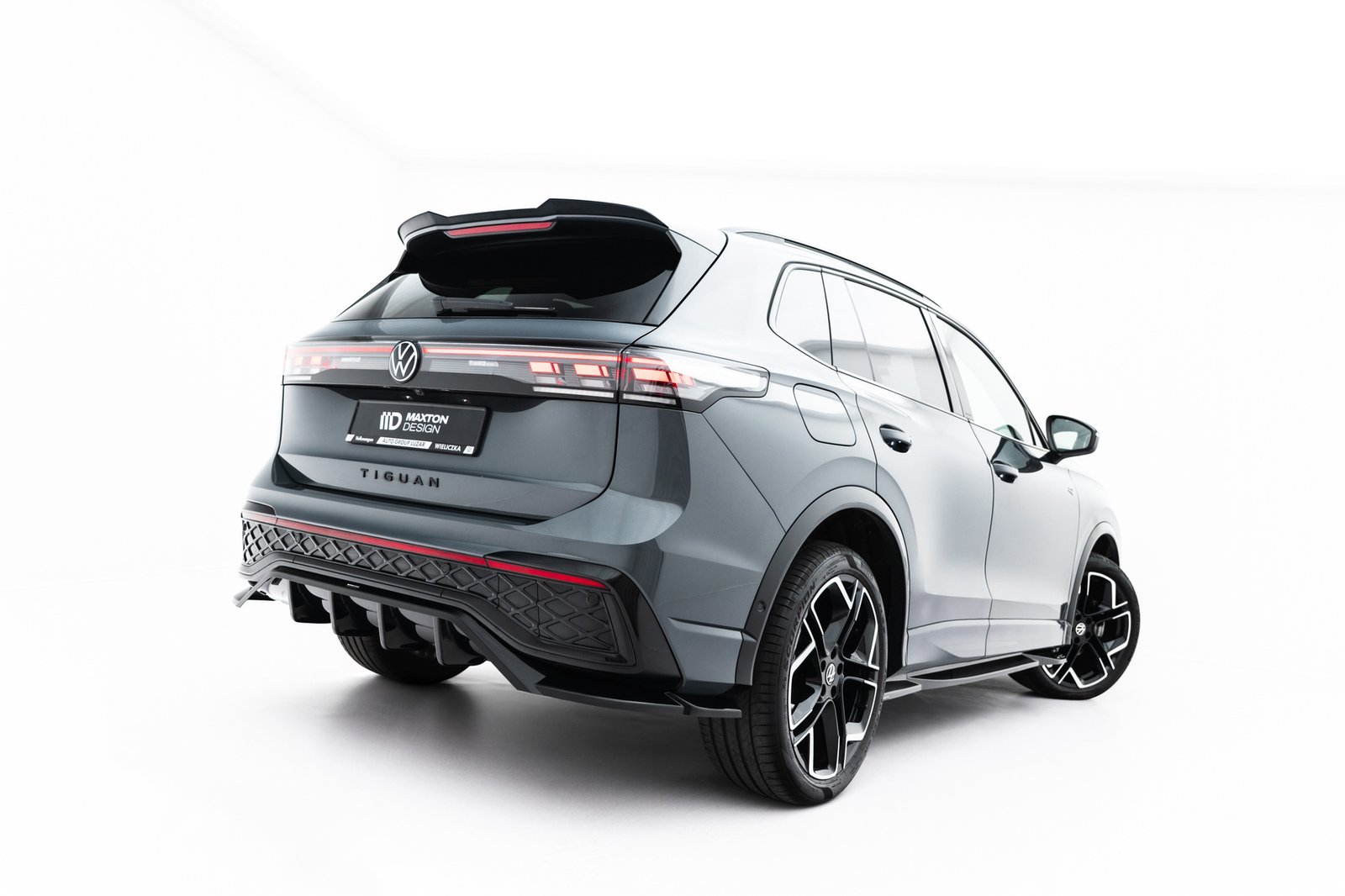 eng_pl_Rear-Splitter-with-vertical-bars-Volkswagen-Tiguan-R-Line-Mk3-23463_7