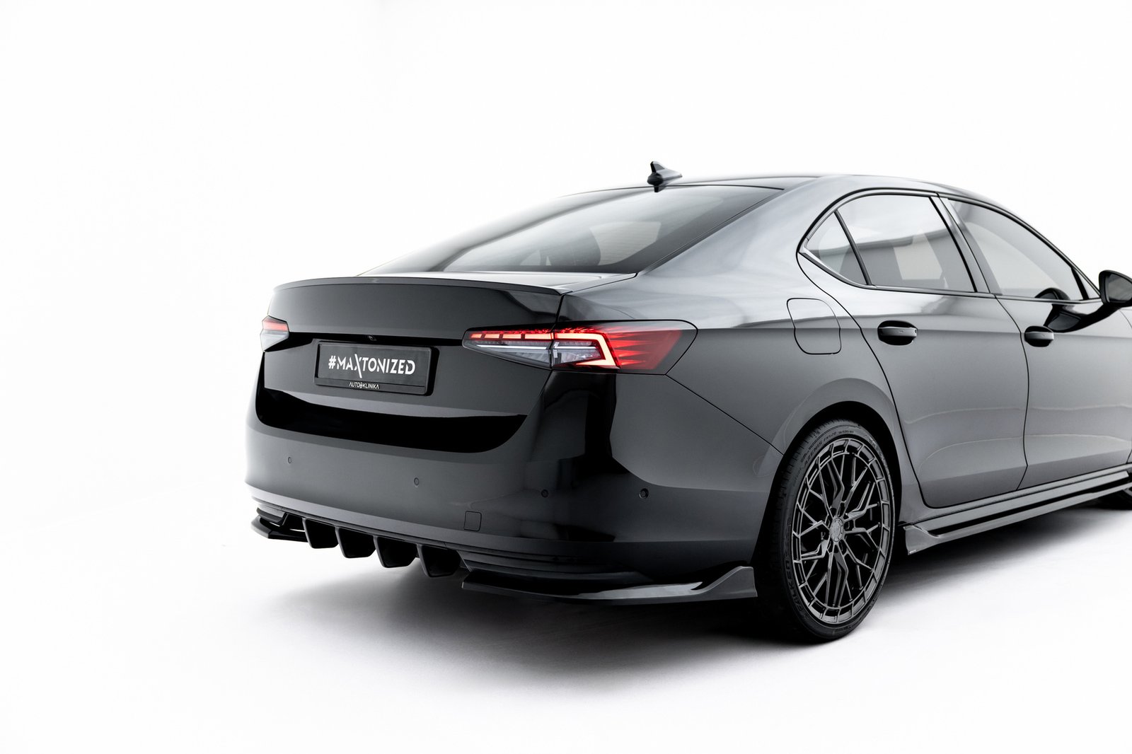 eng_pl_Rear-Side-Splitters-V-2-Skoda-Superb-Sportline-Mk4-23678_2