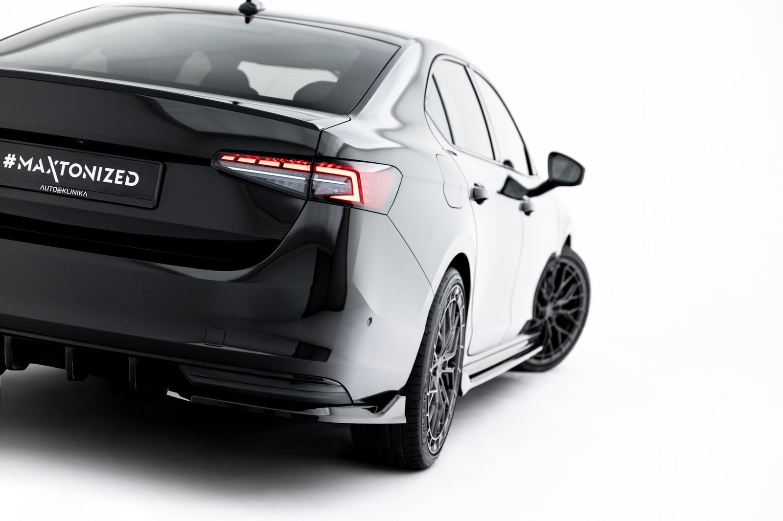 eng_pl_Rear-Side-Splitters-V-2-Skoda-Superb-Sportline-Mk4-23678_3