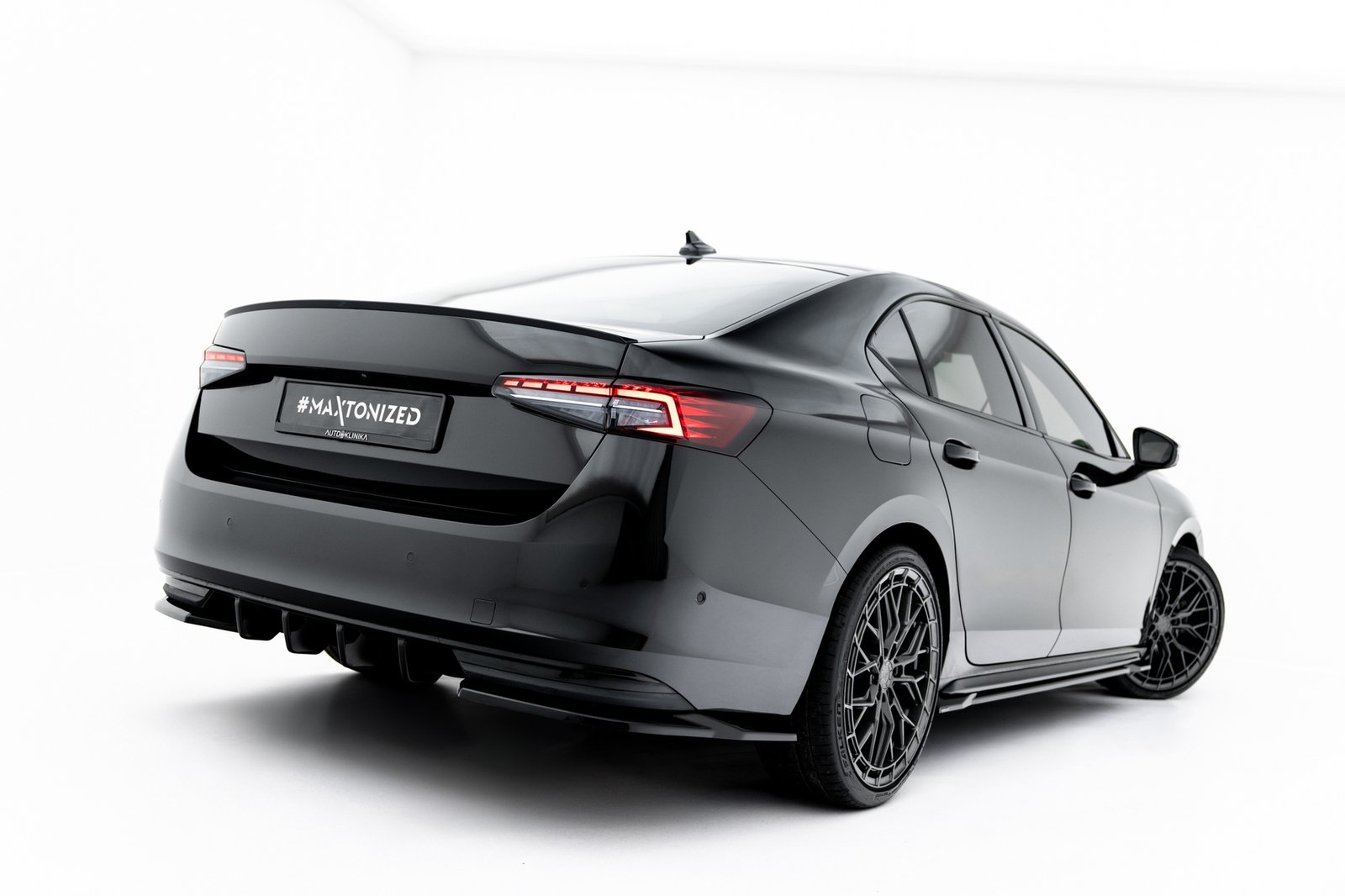 eng_pl_Rear-Valance-Skoda-Superb-Sportline-Mk4-23676_2