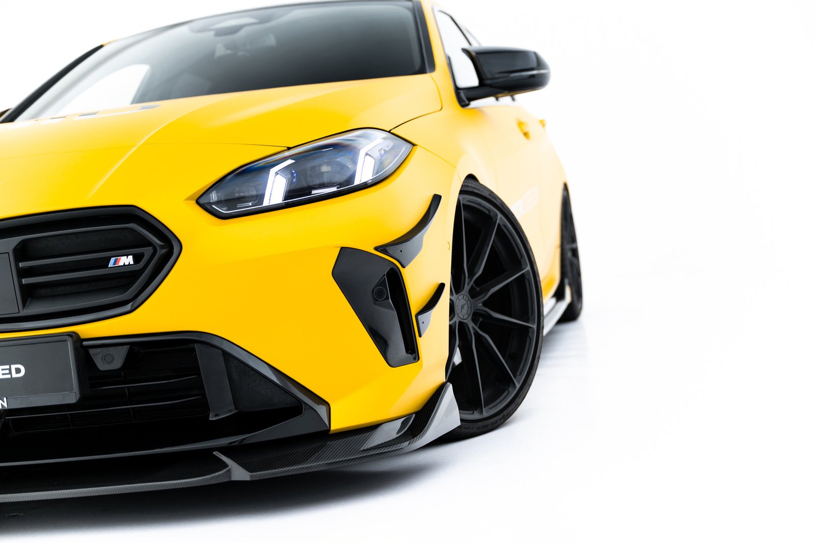 eng_pl_Prepreg-Carbon-Fiber-Front-Splitter-BMW-M135i-1-M-Pack-F70-23703_5