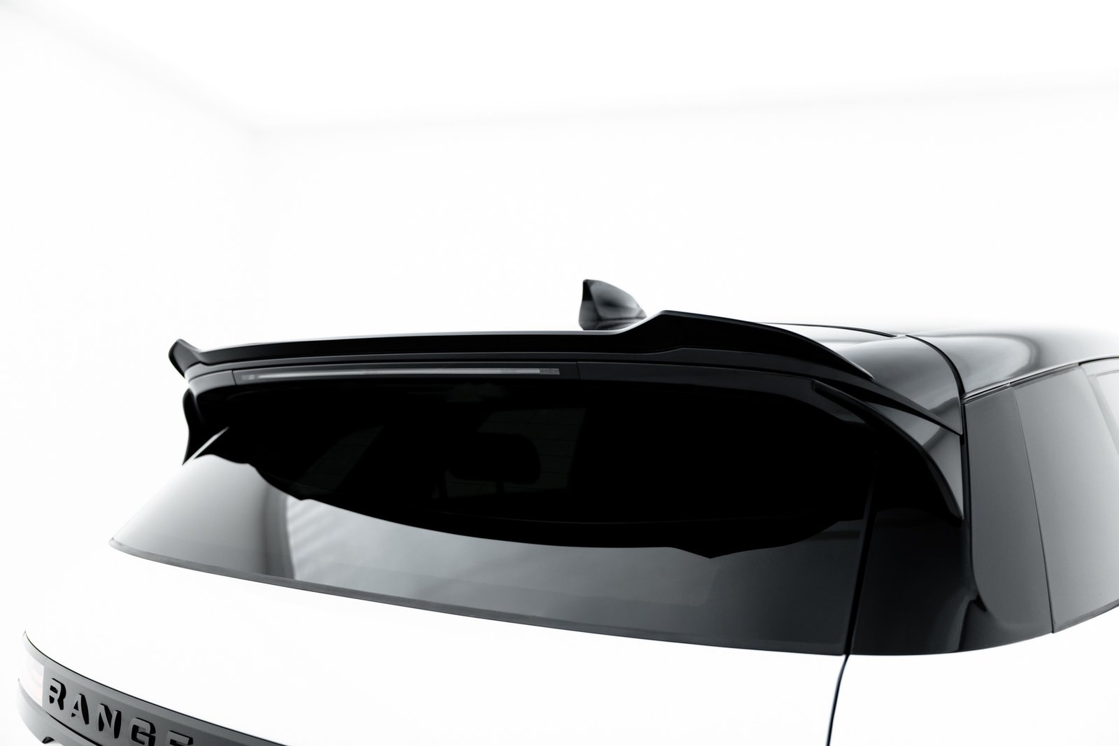eng_pl_Spoiler-Cap-Land-Rover-Range-Rover-Evoque-Dynamic-Mk2-23691_4