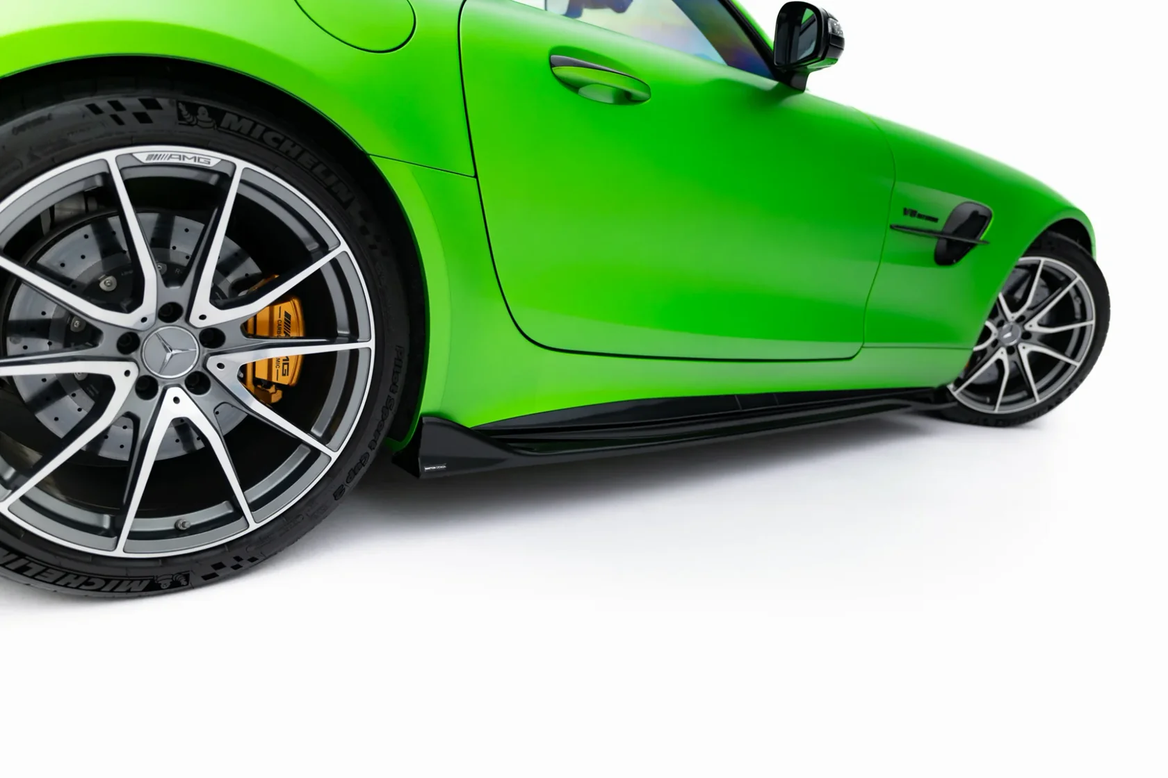 pol_pl_Dokladki-Progow-Mercedes-AMG-GT-R-C190-Facelift-23890_3