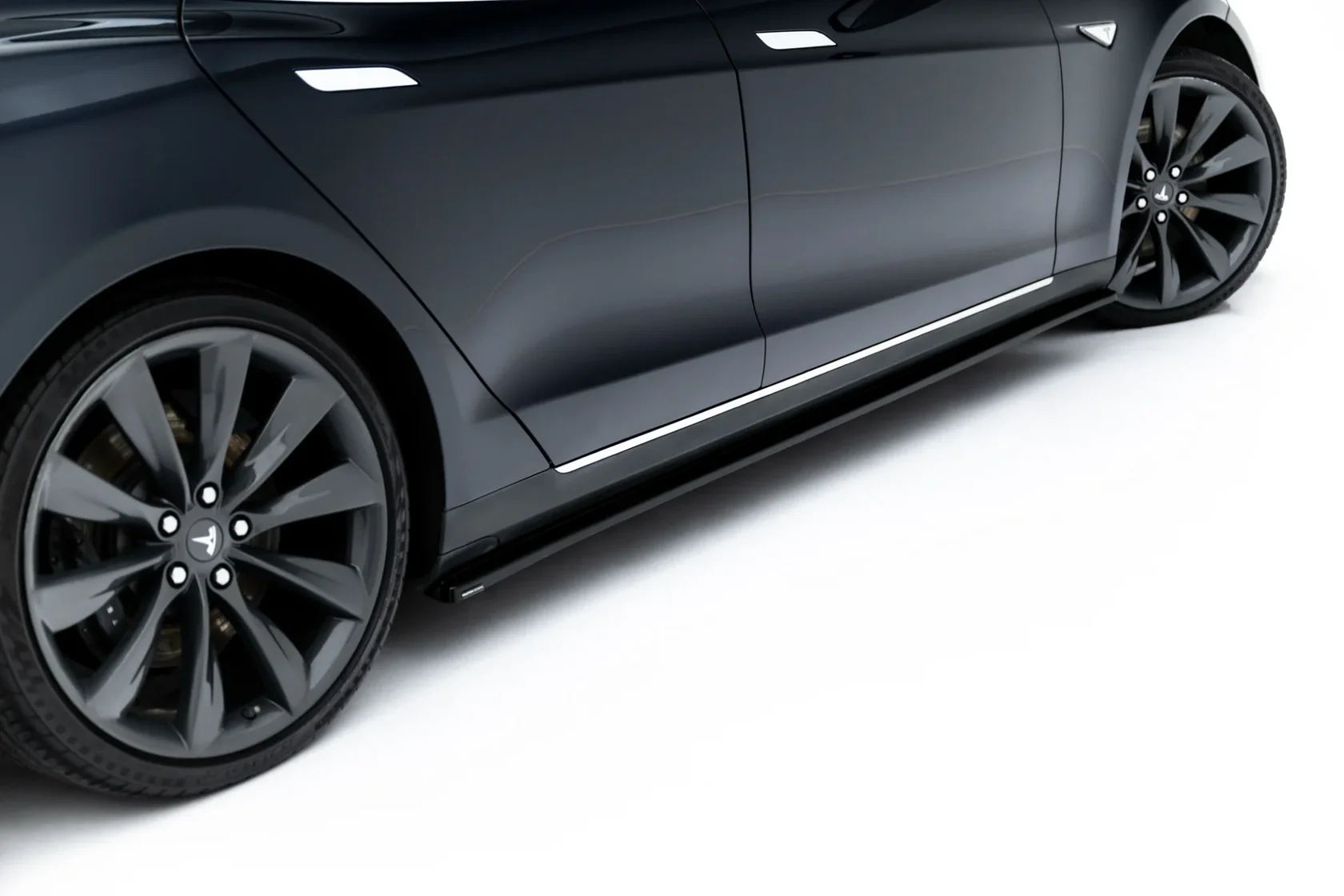 pol_pl_Dokladki-Progow-V-1-Tesla-Model-S-Mk1-23946_4