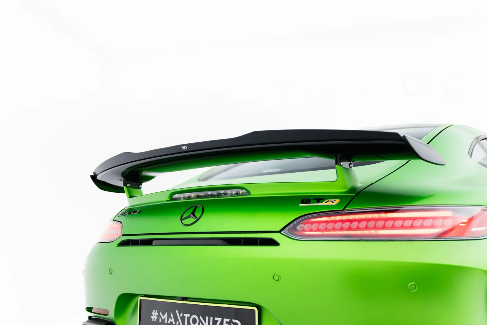 pol_pl_Spoiler-Cap-Mercedes-AMG-GT-R-C190-Facelift-23891_2