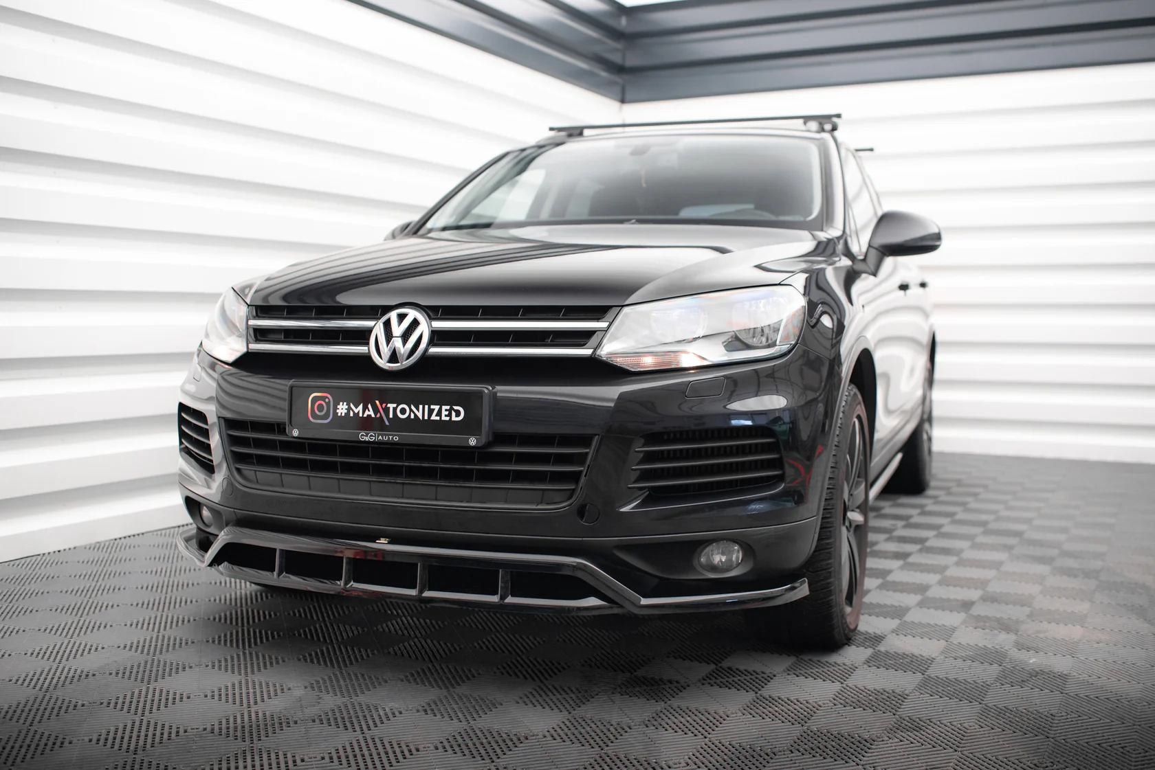 pol_pl_Zestaw-Splitterow-Volkswagen-Touareg-Mk2-23862_9